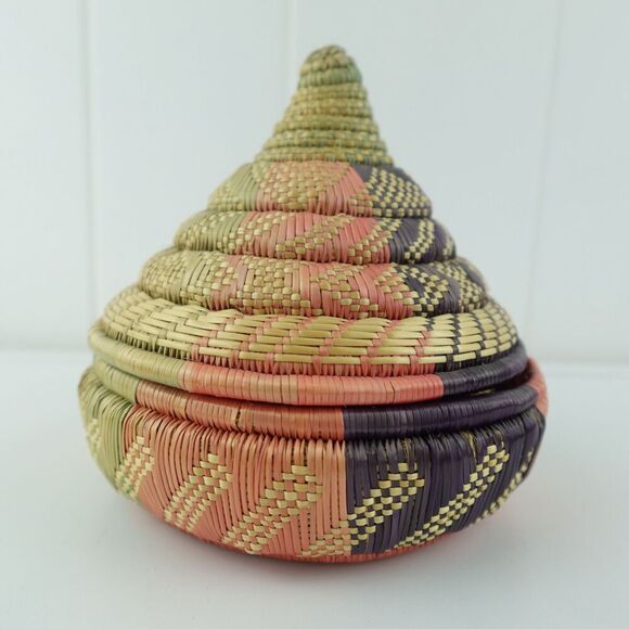 Ethiopian Hand Woven Mesob Basket With Lid - Picture 3 of 10